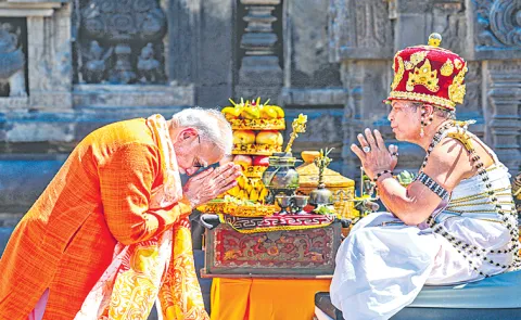 PM Narendra Modi visited the iconic Prambanan Temple complex