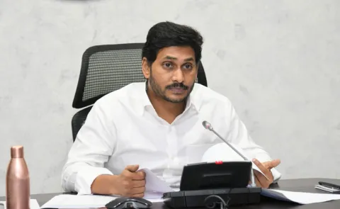 YS Jagan Condoles Death of YSRCP Leader Jaghavarapu Janaki Reddy