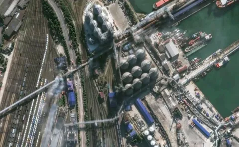 Ukraine Drones Hit A Major Russian Refinery 800 Miles From Border13