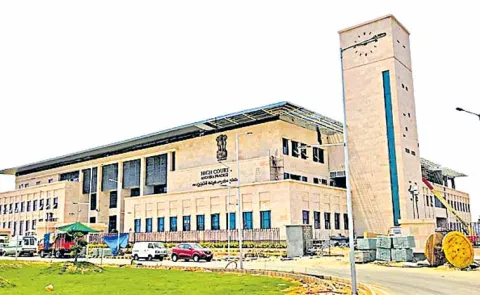 High Court bench reprimands police over traffic e challans case