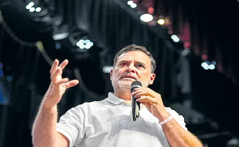 Rahul Gandhi calls BJP-RSS bunch of jokers