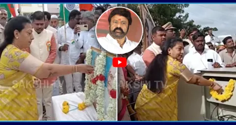 Balakrishna Wife Vasudhara In Hindupuram 1