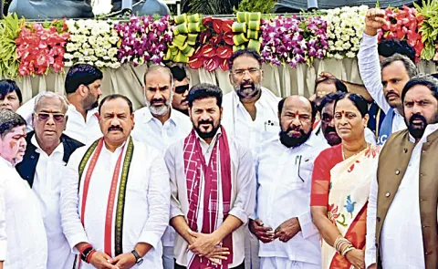 CM Revanth Reddy Unveiling The Statues Of Sri Mahatma Jyotirao Phule and Savitribai Phule