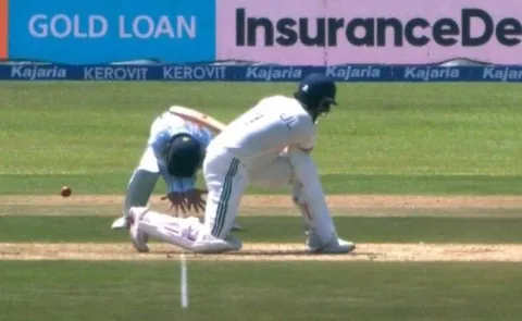 KL Rahul-Wild Shot Injures Sri Lanka Star Nishan-Leaves-Field 1st Test