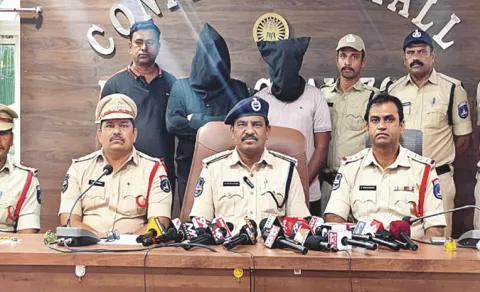 Luxury Cars Snapchat Fraud 20Women Gold Jewellery Stolen