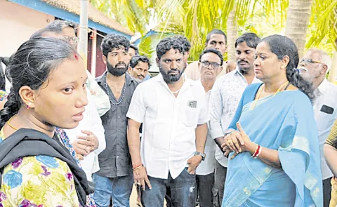 Fishermen families in agitation