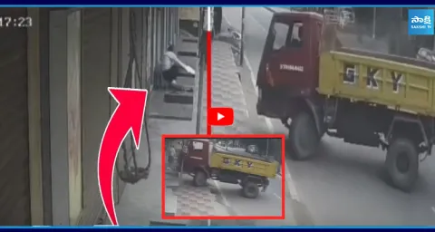 Tipper Accident In Hyderabad 1
