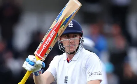 Pakistan under pressure at Leeds as Brooks 91 drives England to commanding lead