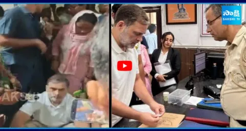 Rahul Gandhi at Parliament Street Police Station  2