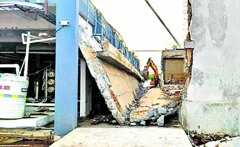 Huge tank collapses at ethanol factory