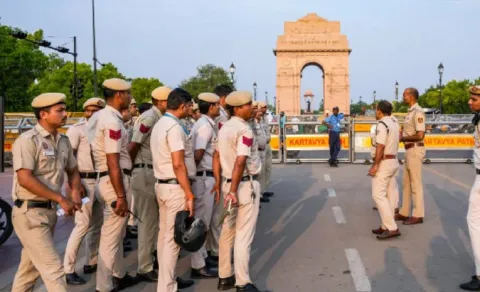 Delhi Police Team Attacked with Chilli Powder and Sticks Three Injured