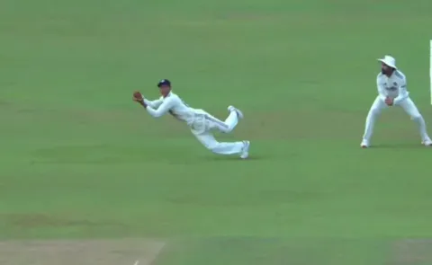 Yashasvi Jaiswal takes a brilliant diving catch at slip during 2nd Test vs Sri Lanka6