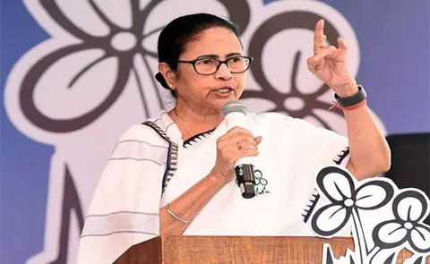 Mamata Banerjee dismissed rumours of her retirement13