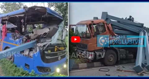 Private Travel Bus Road Mishap At Kodad 1