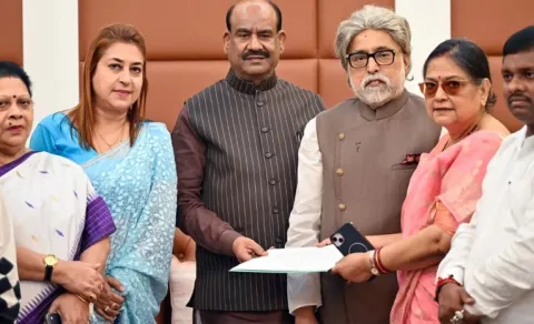 Speaker Om Birla Issues Notices to 20 Rebel TMC MPs Over Disqualification Plea