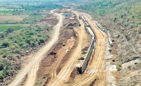 Chandrababu Naidus credit chori in Veligonda Project