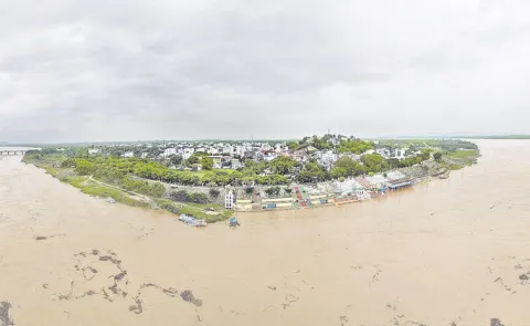 Heavy Flood Inflow To Srisailam Project Due To Rain
