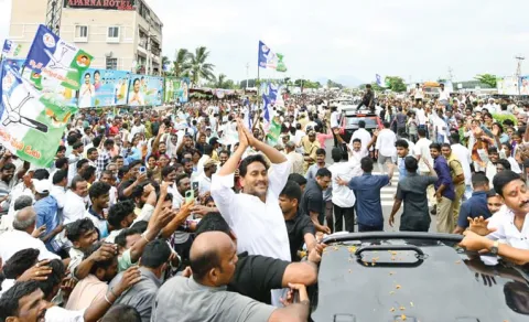  Massive Public Support for YS Jagan Srikakulam Tour