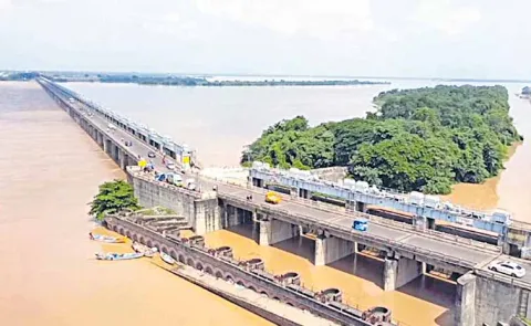 Floods hit 19 villages in ten mandals