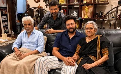 Actor Ravi Mohan Met His Parents And Latest Post Viral