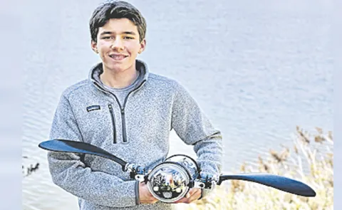 16 year old Canadian Teen Creates a High-Tech Robot Turtl15