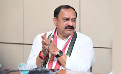 PCC Chief Mahesh Kumar Goud Fires On Harish Rao 