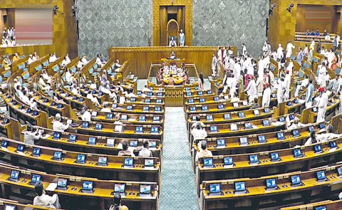 Amit Shah Come to House, Opposition mps Massive Slogans in parliament