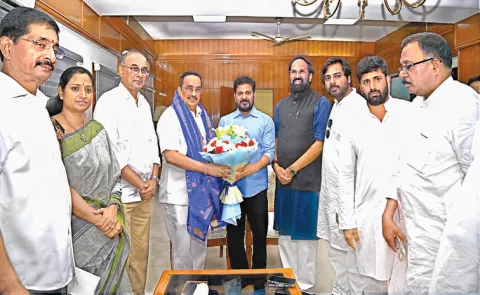 CM Revanth Reddy appeals to Union Minister Patil on Tummidihatti project