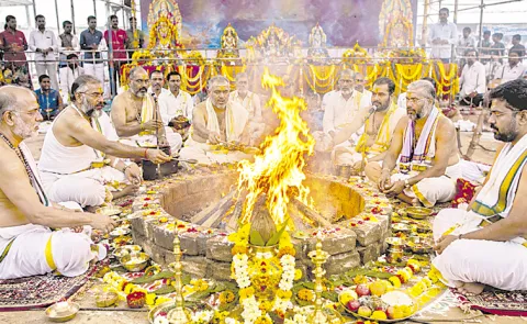 Telangana Government to Conduct Varuna Yagam: Nalgonda