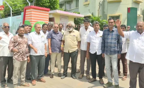 Municipal contractors sound the call for a strike
