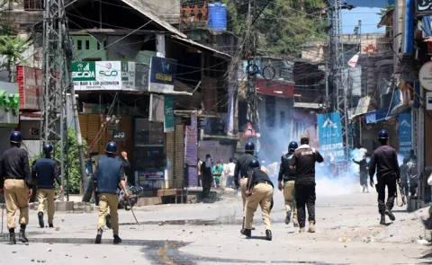 UN warns Pakistan over crackdown on peaceful pok protesters15