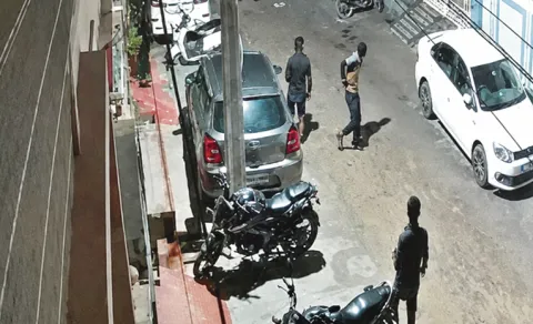 Midnight Thieves In Hyderabad