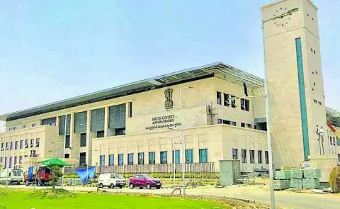High Court orders state government on EWS