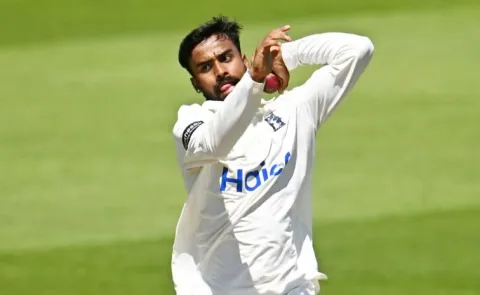 Manav Suthar 3 wickets without conceding single run County Championship6