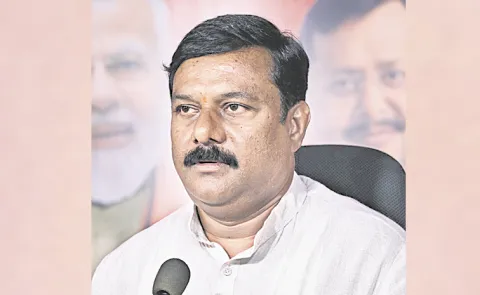 TG Govt Is Neglecting Education System : Alleti Maheshwar Reddy