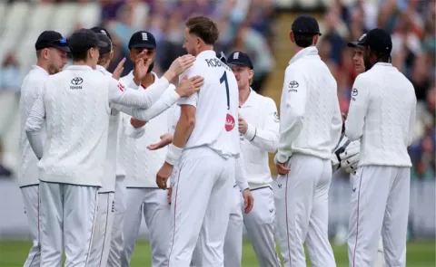 ENG vs PAK 3rd Test: England need 130 after thrilling Razaullah hitting