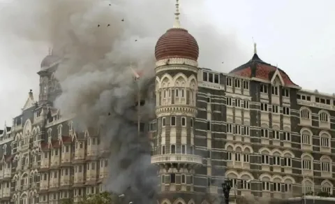 Photographs vanish from two 2008 Mumbai attack entries in Pakistans most wanted list