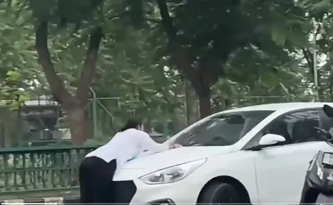 Lover runs car over girlfriend in Lucknow