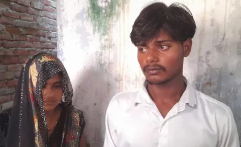English Headline: Mainpuri: Mother of Five Allegedly Falls in Love with Son in Law7