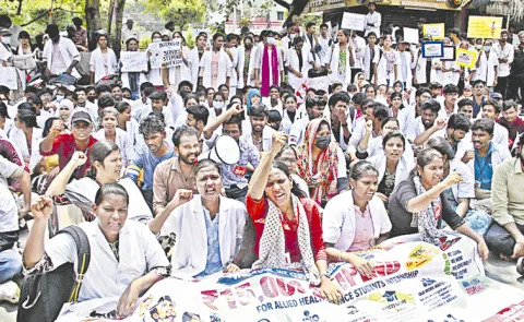 Paramedical Students Protest
