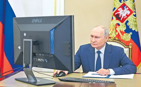 Russia begins 3 days of voting in a parliamentary elections10