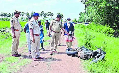 Police open fire on key member of ganja gang who attempted to attack them