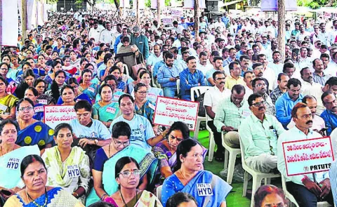 PRTU TS led a Mahadharna at Indira Park in Hyderabad on Tuesday