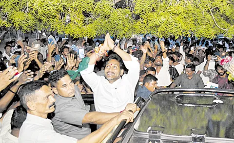 YS Jagan Conducted Praja Darbar in Pulivendula
