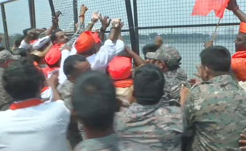 Telangana: High Tension At Hyderabad's Tank Bund Over Ganesh Immersion