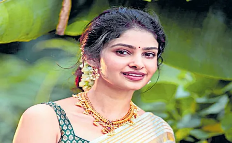 Manasa Varanasi to romance Sharwanand in Srinu Vaitla next George Krish