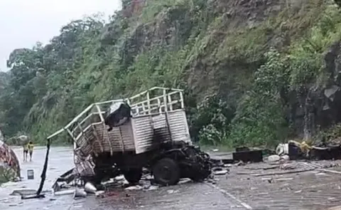 Truck Rams Into Mini Goods Vehicle In Chhattisgarh Balod