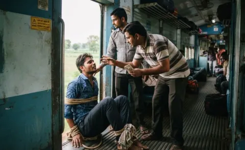 Passenger demanded 10000 rupees then thrown out