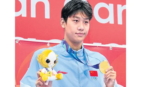 Chinese swimmer wins seven gold medals
