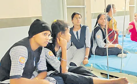 19 female students fell seriously ill and vomited after eating a meal